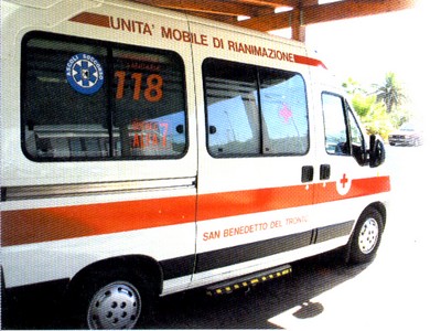 Un'ambulanza del 118