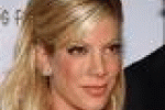 Tori Spelling, paura per l'attrice: ricoverata con i sintomi dell'ebola - TGCOM